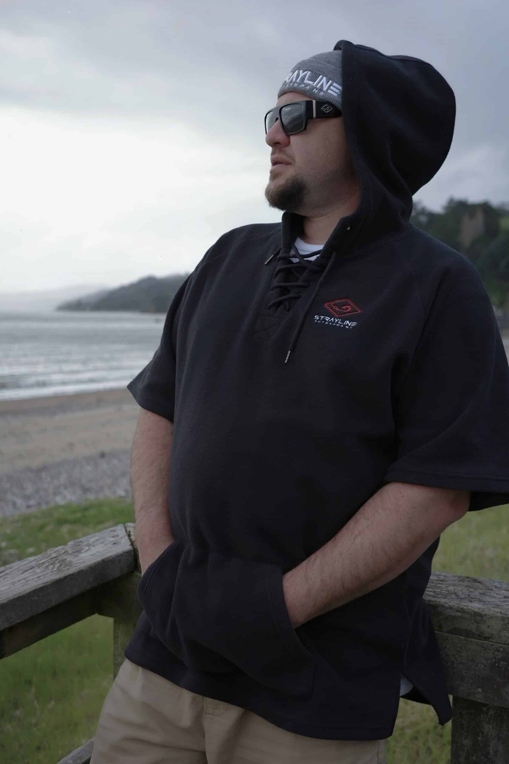 Strayline men's short sleeved fleece hood